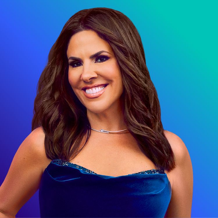 Headshot of Jennifer Fessler on blue to green gradient background