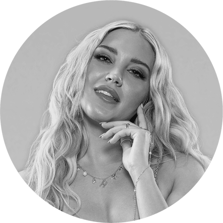 hannah b&w circle.png